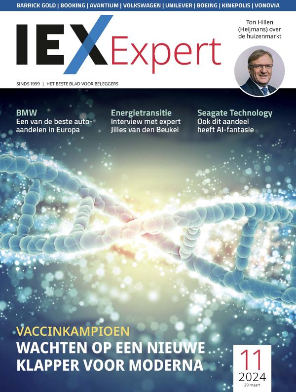 IEX Expert Magazine cover. 29 Maart 2023. Closeup van een DNA-streng met de headline: Vaccinkampioen, wachten op een nieuwe klapper voor Moderna. 