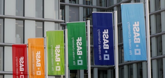BASF voert verkopen op