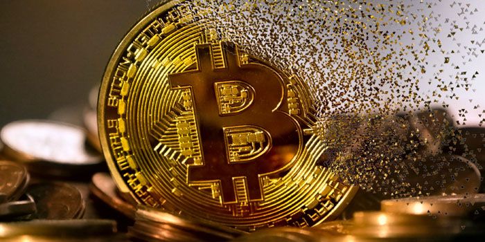 Stevige klappen in de cryptomarkt: bitcoin ruim 17% in de min