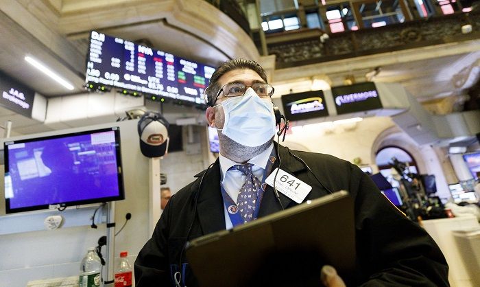 Wall Street schrikt van nieuwe coronavariant