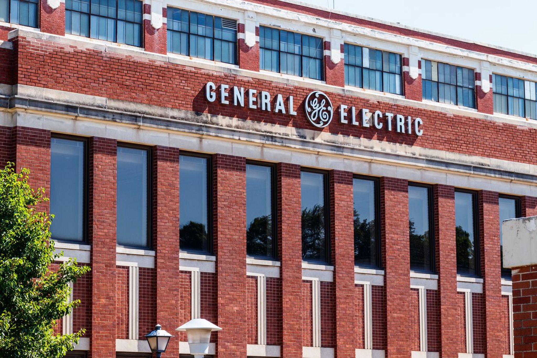General Electric valt terug binnen uptrend