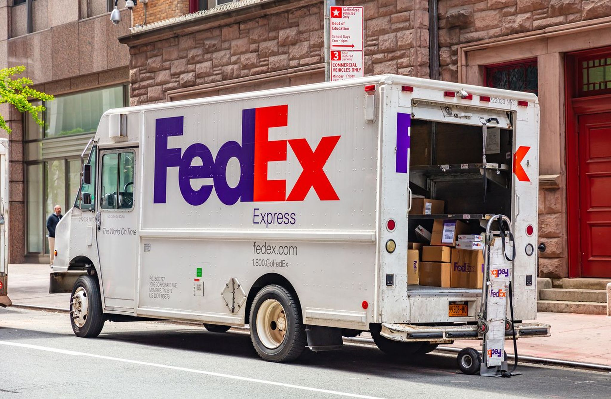 FedEx vormt hogere pullback bodem