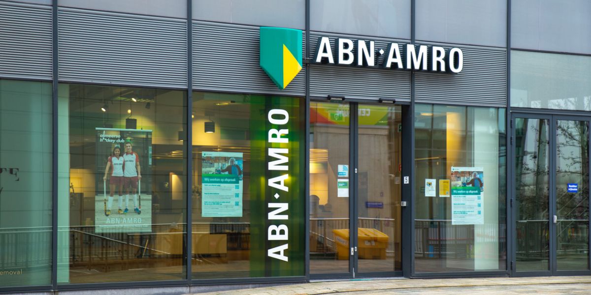 Reggeborgh meldt belang in ABN AMRO