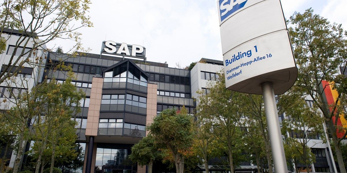 SAP verhoogt weer outlook
