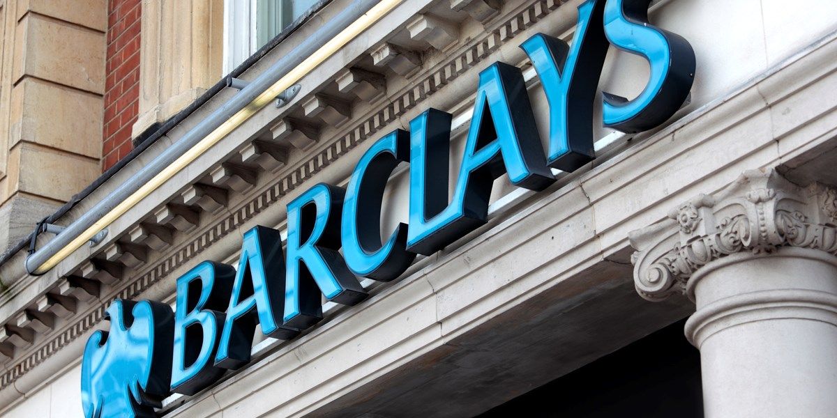 Winst Barclays daalt minder hard dan verwacht