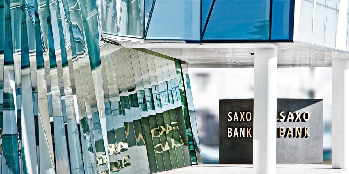 Saxo Bank bekijkt mogelijkheden voor Amsterdamse notering
