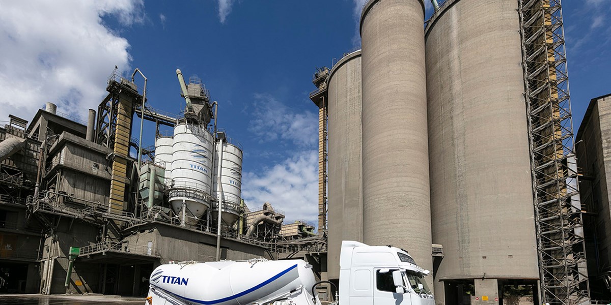 Titan Cement ziet omzet en winst aantrekken