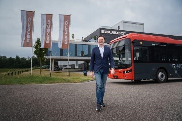 Oprichter Bijvelds kleiner in Ebusco