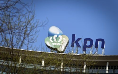 Topman KPN koopt aandelen in eigen bedrijf