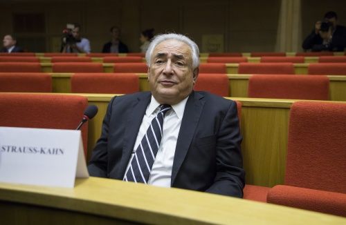 Strauss-Kahn koopt zich in bij zakenbank