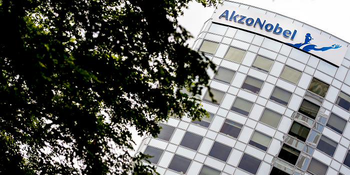 'Vijf investeerders zitten achter Akzo aan'