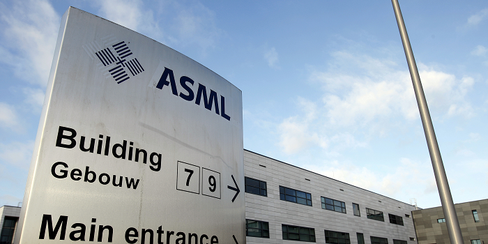 ASML voert omzet en winst op