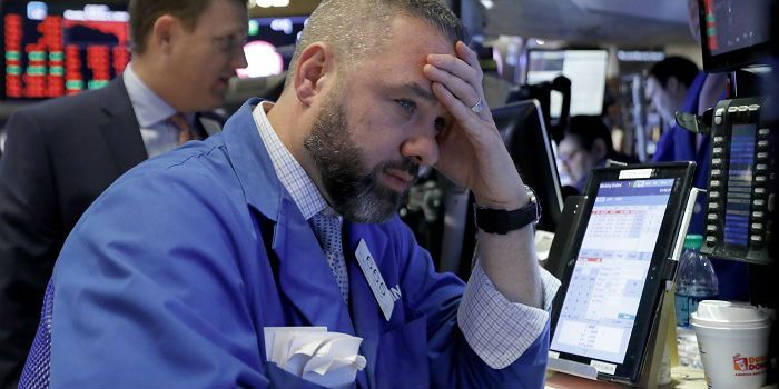 Wall Street opent flink in het rood