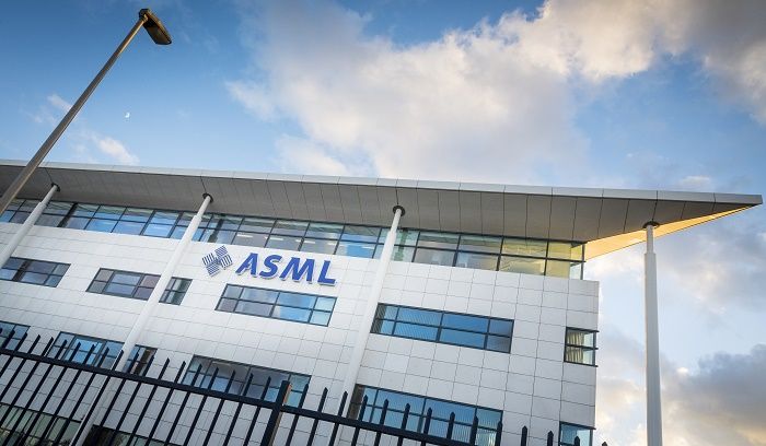 'ASML ziet omzet en winst dalen'