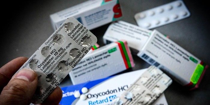 'Farmaceuten opiatencrisis VS schikken'