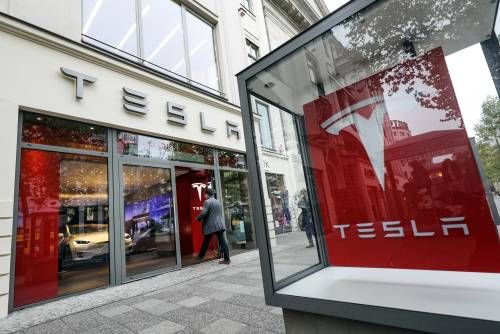 Tesla-fabrieken draaien op volle toeren