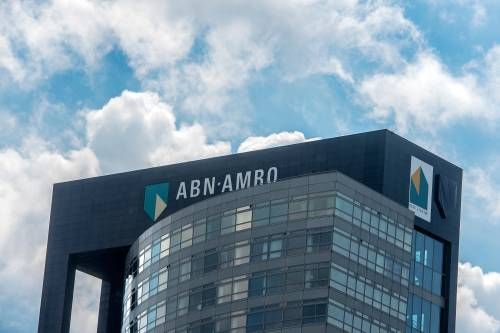 ABN AMRO stapt in antiwitwasbedrijf
