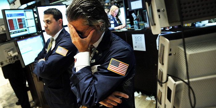 Zorgen om heropening VS drukken Wall Street in het rood
