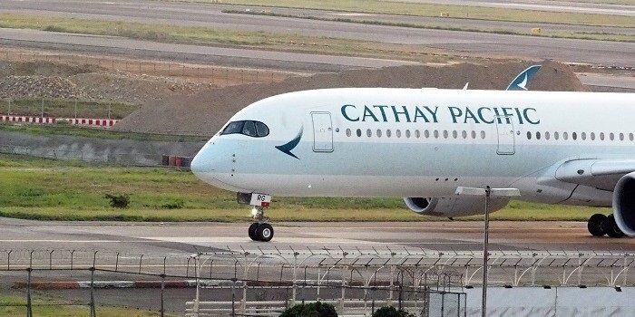 Luchtvaartconcern Cathay Pacific diep in de rode cijfers