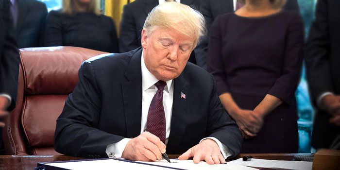 Trump zorgt met handtekening voor records op Wall Street