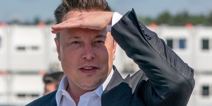 Tweet Musk zet 'verkeerd' Signal 12.000 procent hoger op beurs