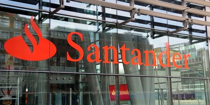 Spaanse bank Santander sluit 2020 af met miljardenverlies