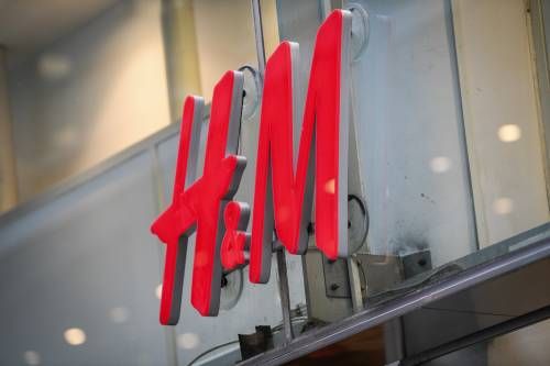 Chinese winkels H&amp;M dicht na woede om verklaring over Oeigoeren